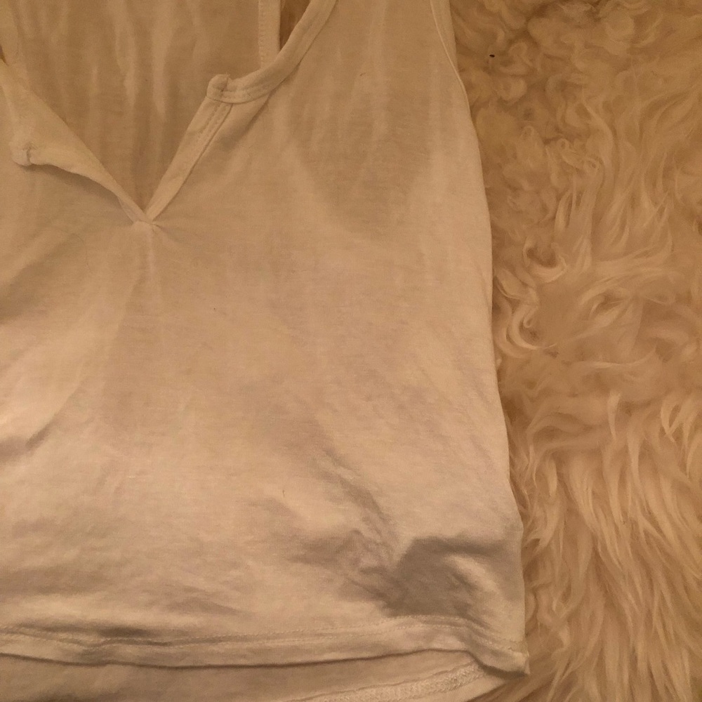 White Tank - Picture 3 of 5